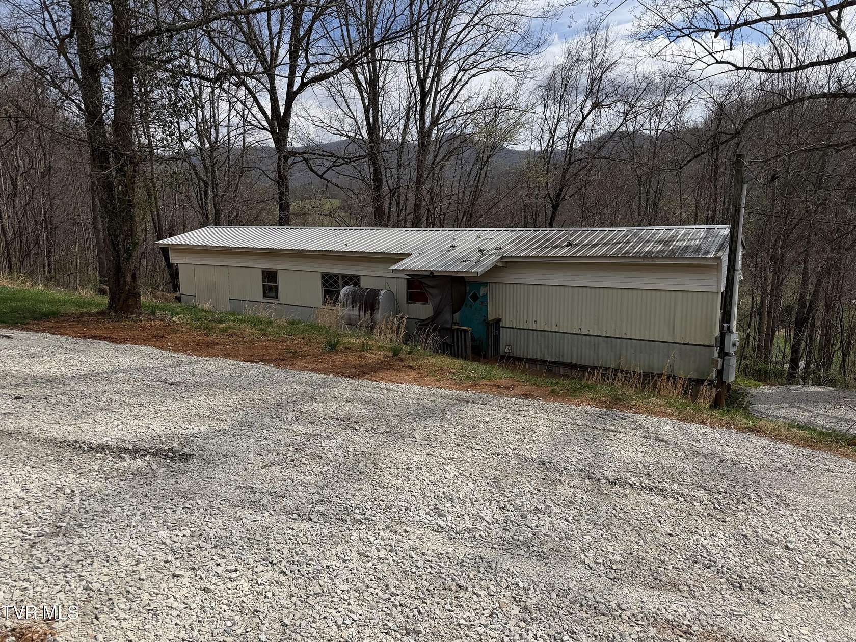0.98 Acres of Residential Land for Sale in Elizabethton, Tennessee