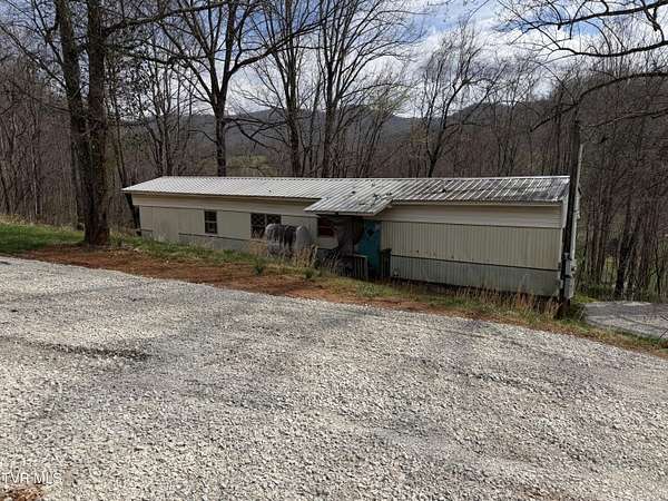 0.98 Acres of Residential Land for Sale in Elizabethton, Tennessee