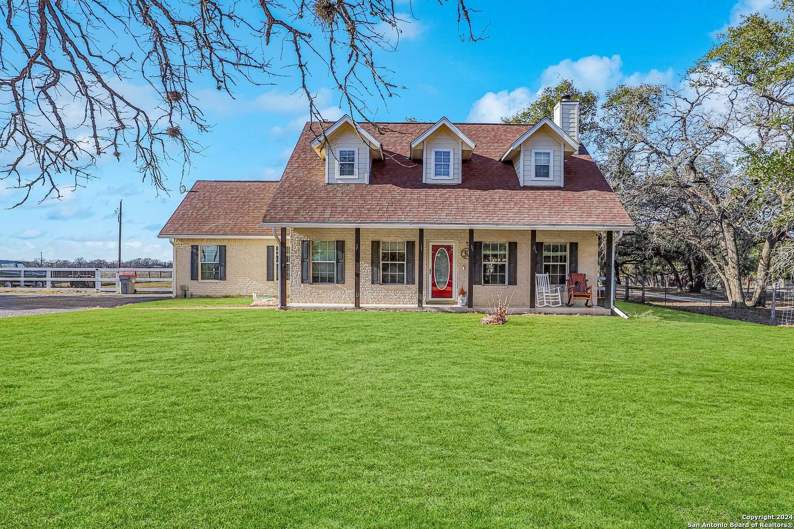 2 Acres of Land with Home for Lease in Floresville, Texas