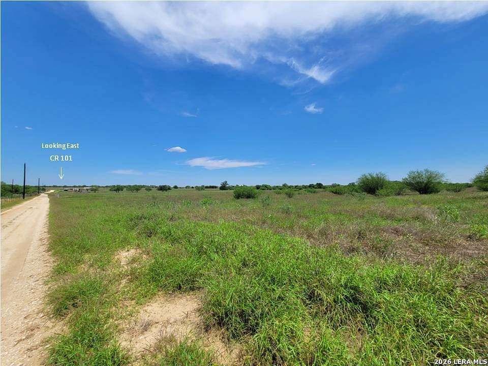 11 Acres of Land for Sale in Pleasanton, Texas