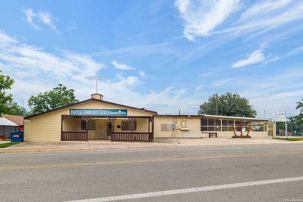 1.6 Acres of Improved Mixed-Use Land for Sale in San Antonio, Texas