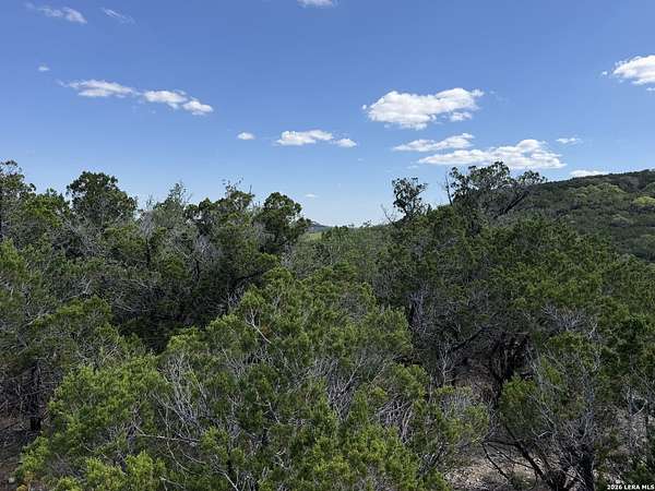 1.37 Acres of Residential Land for Sale in Lakehills, Texas