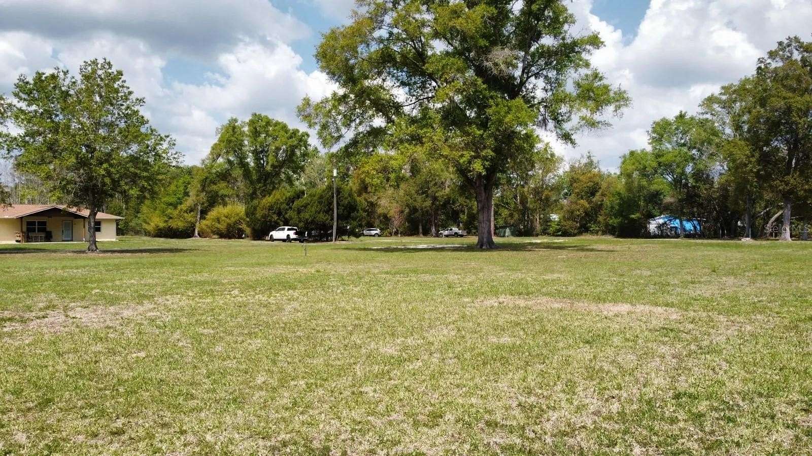 0.98 Acres of Land for Sale in Clermont, Florida
