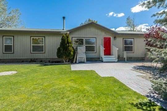 4.13 Acres of Land with Home for Sale in Benton, California