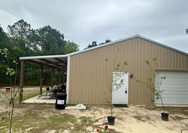 16.2 Acres of Recreational Land with Home for Sale in Hartsville, South Carolina