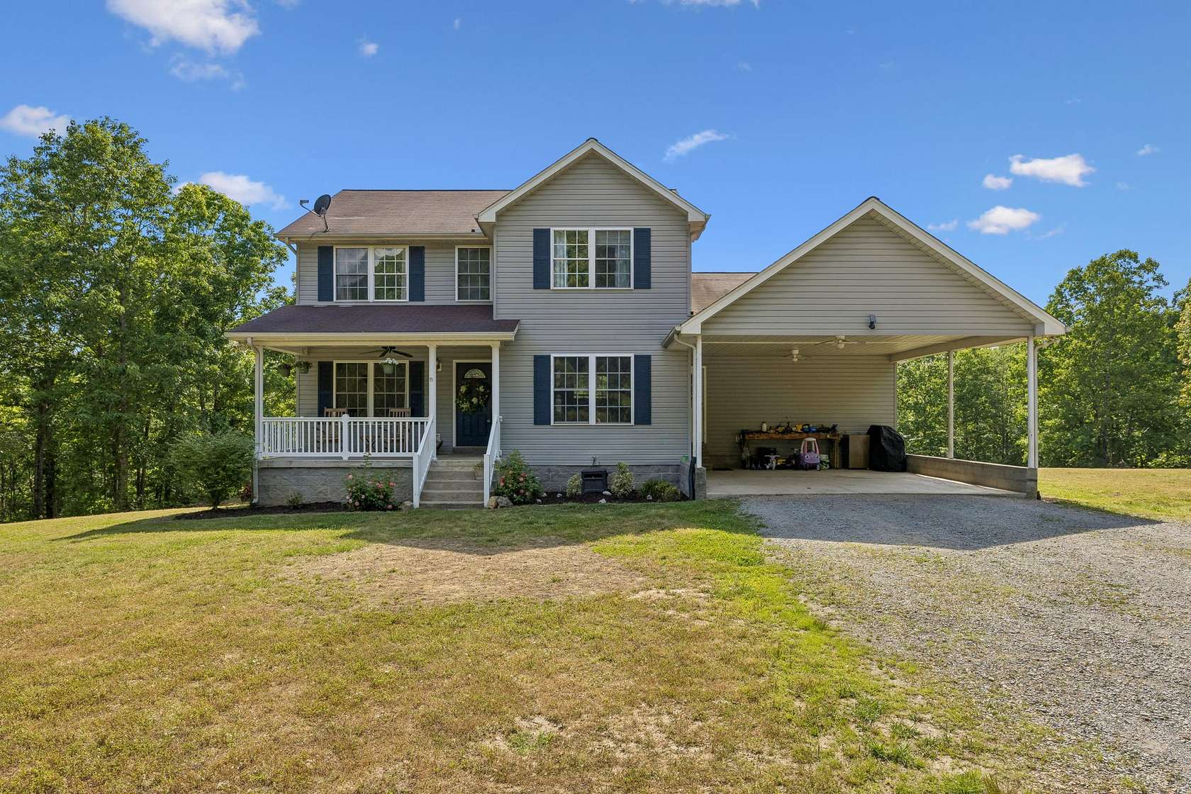 16.8 Acres of Land with Home for Sale in Centerville, Tennessee
