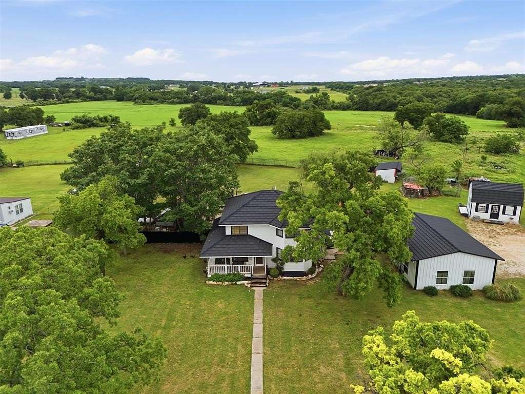 9.22 Acres of Land with Home for Sale in Paradise, Texas