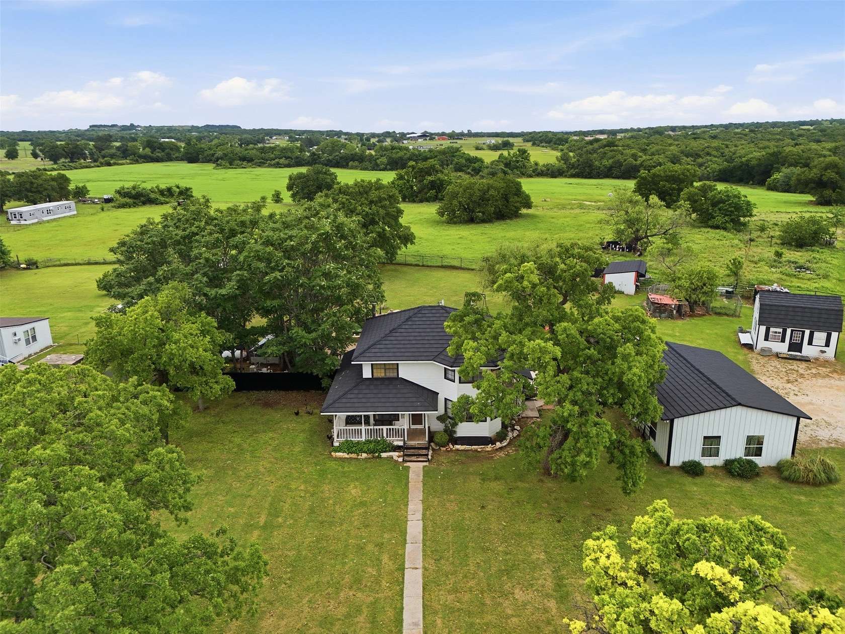 9.22 Acres of Land with Home for Sale in Paradise, Texas