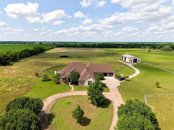 15 Acres of Land with Home for Sale in Pilot Point, Texas