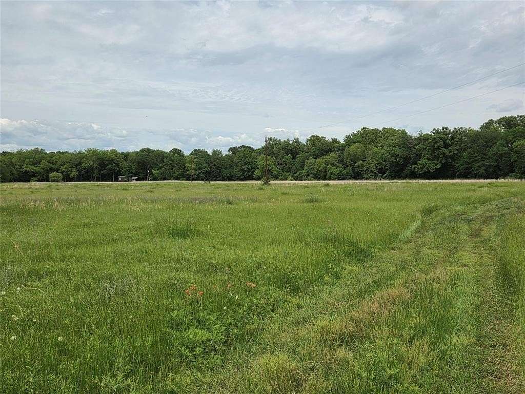 35 Acres of Land for Sale in Savoy, Texas