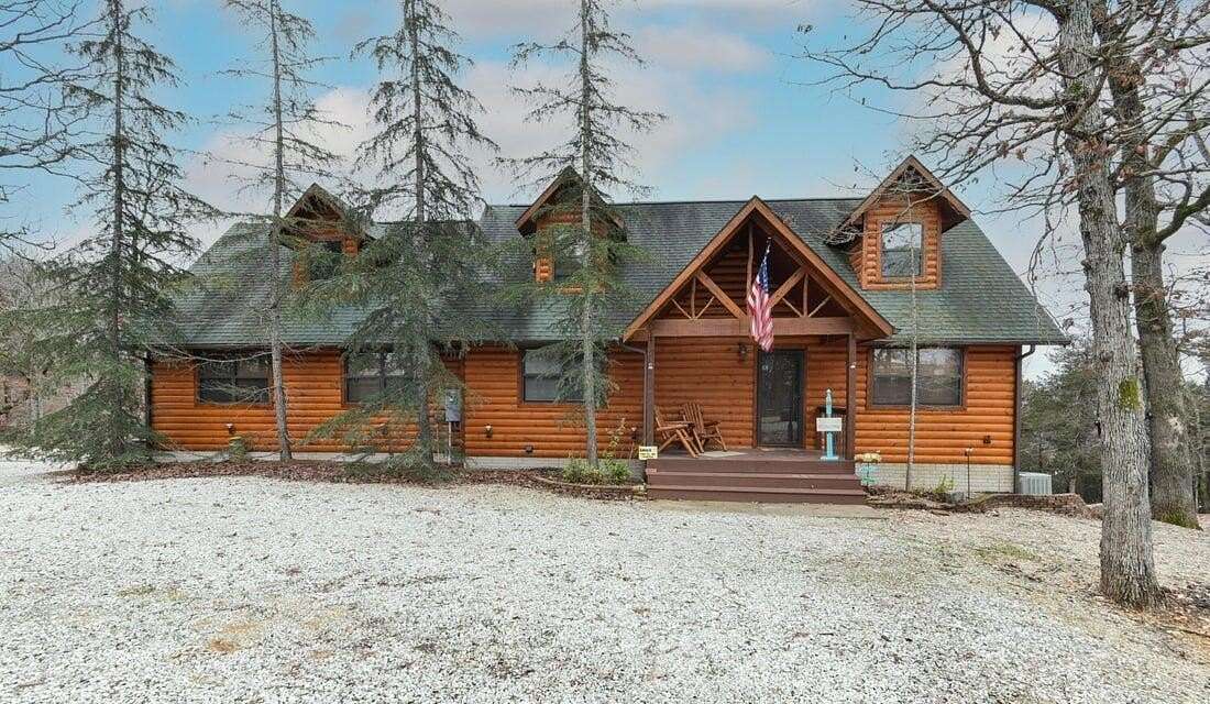 1.5 Acres of Land with Home for Sale in Eagle Rock, Missouri