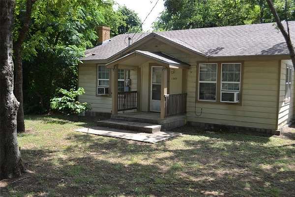 2.25 Acres of Land with Home for Lease in Denton, Texas