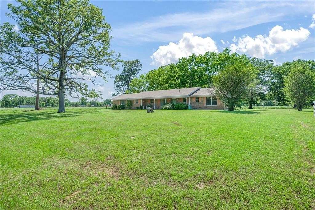 11 Acres of Land with Home for Sale in Canton, Texas