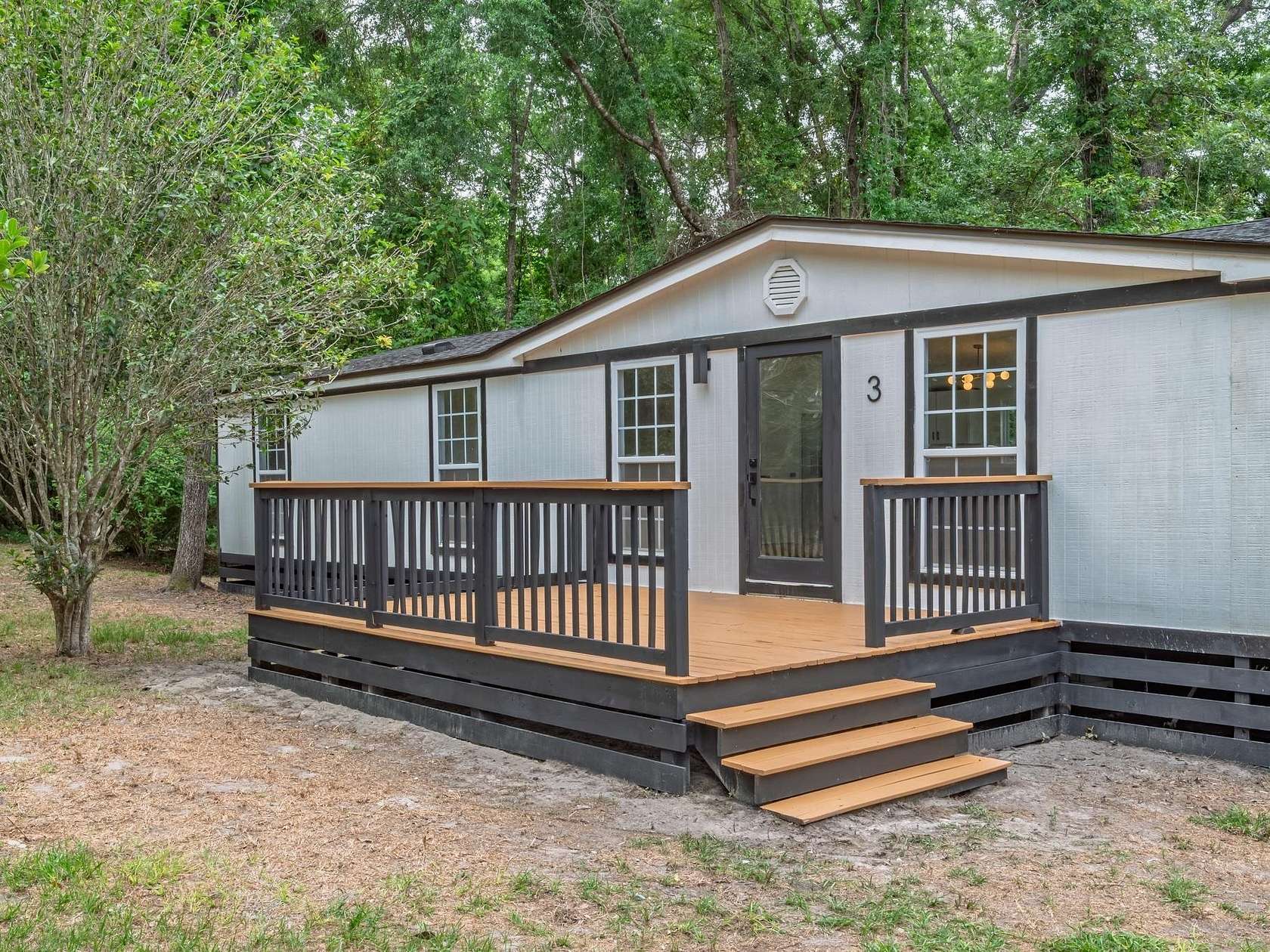 3.1 Acres of Land with Home for Sale in Crawfordville, Florida