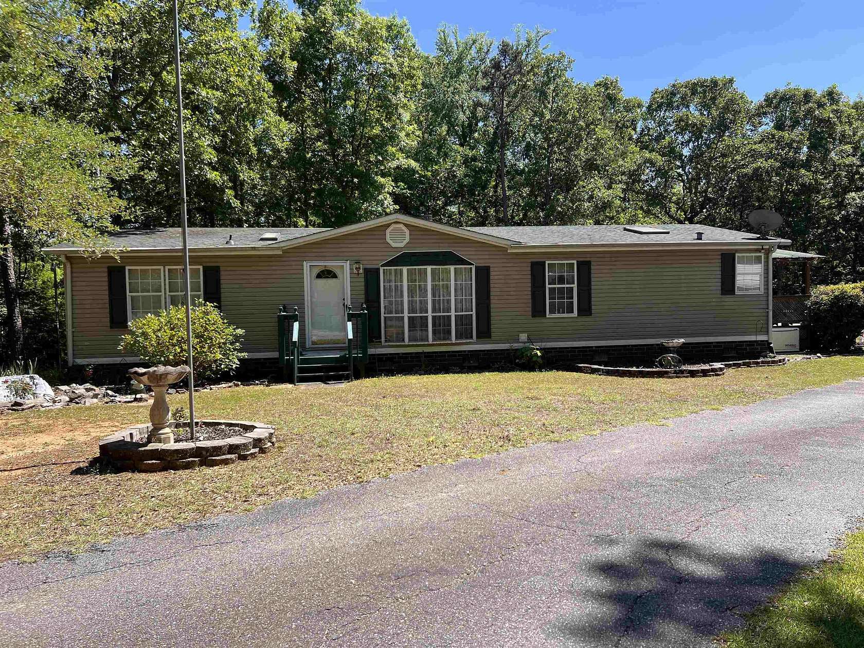 13.6 Acres of Recreational Land with Home for Sale in Blacksburg, South Carolina