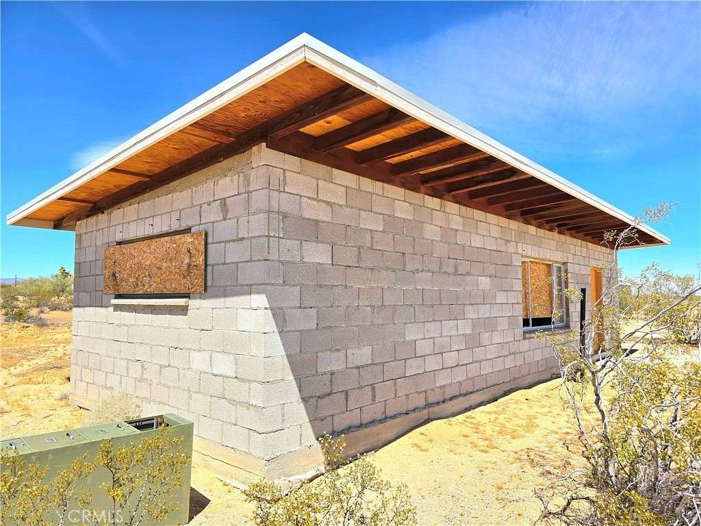 5 Acres of Improved Residential Land for Sale in Joshua Tree, California