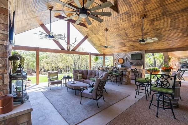 21.7 Acres of Land with Home for Sale in Tuscola, Texas