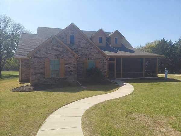16.7 Acres of Land with Home for Sale in Collinsville, Texas