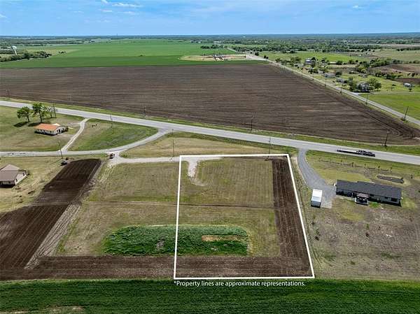 1 Acre of Residential Land for Sale in Whitewright, Texas