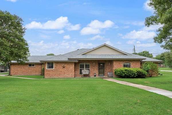 2 Acres of Land with Home for Sale in Red Oak, Texas