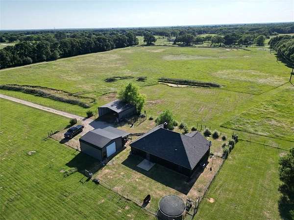 20 Acres of Agricultural Land with Home for Sale in Kemp, Texas