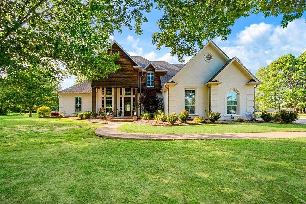 2.27 Acres of Land with Home for Sale in Paris, Texas