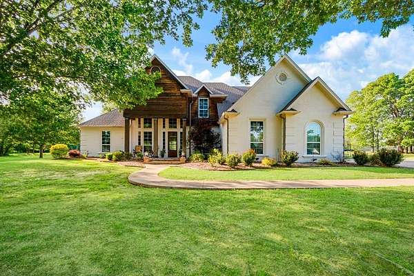2.27 Acres of Land with Home for Sale in Paris, Texas
