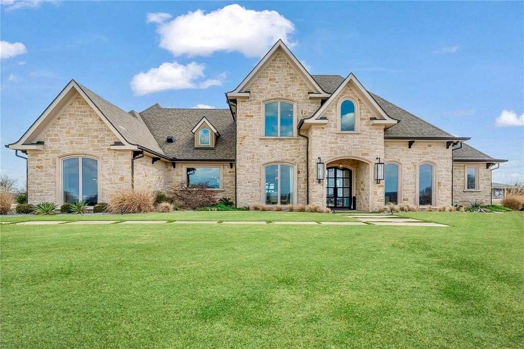 47 Acres of Land with Home for Sale in Paris, Texas