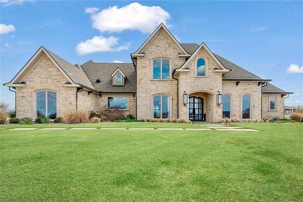 47 Acres of Land with Home for Sale in Paris, Texas
