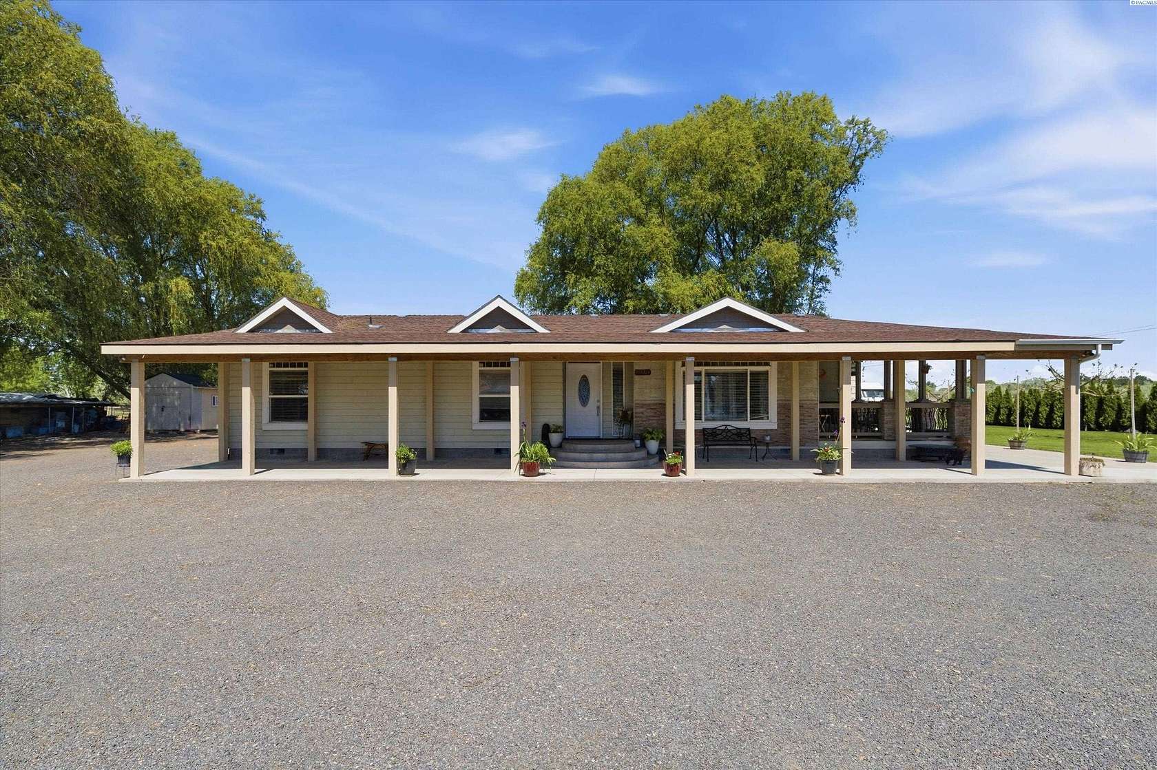 2.69 Acres of Land with Home for Sale in Kennewick, Washington