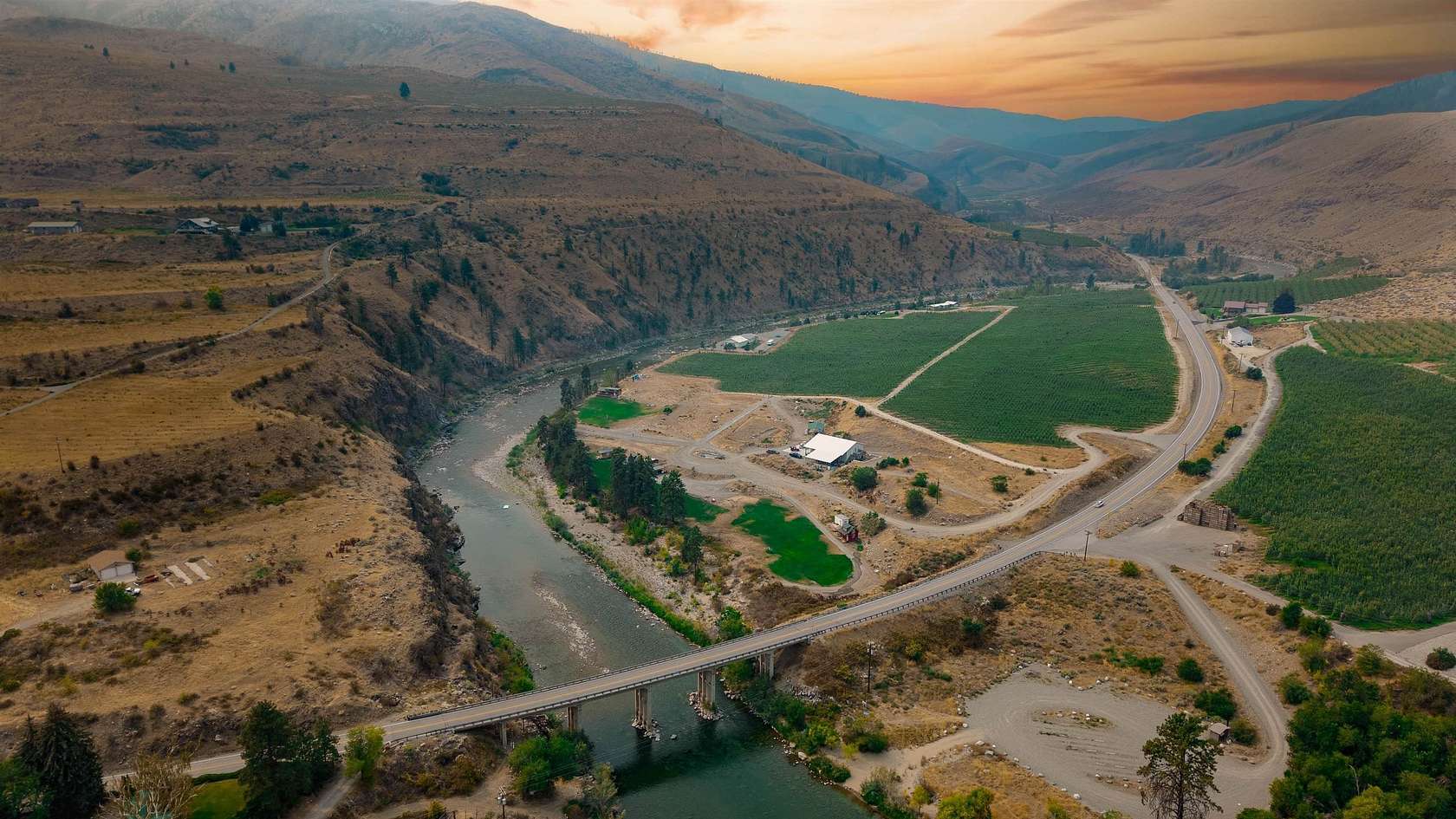 9.6 Acres of Improved Mixed-Use Land for Sale in Pateros, Washington