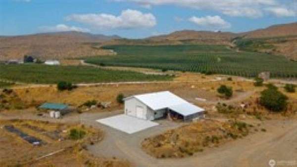 9.6 Acres of Improved Mixed-Use Land for Sale in Pateros, Washington