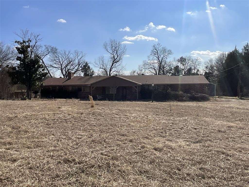 1.71 Acres of Land with Home for Lease in Canton, Texas