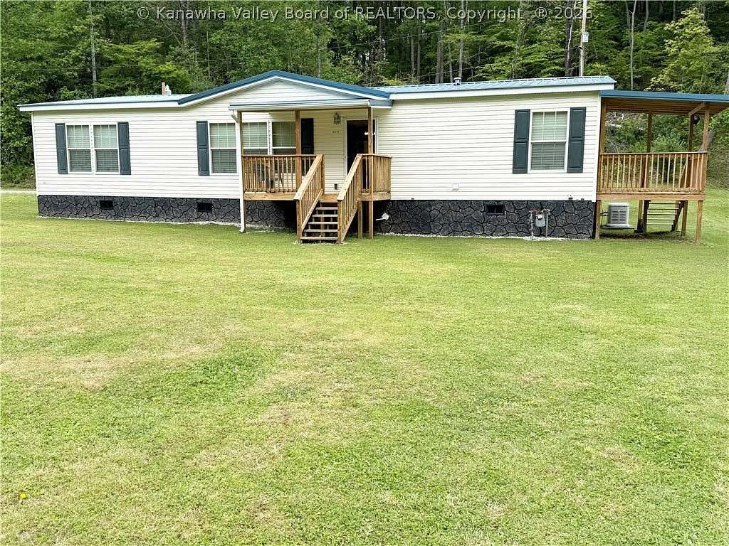 1.5 Acres of Land with Home for Sale in Peytona, West Virginia