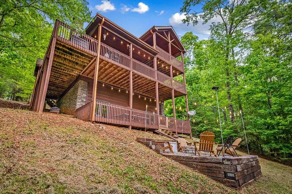 1.5 Acres of Land with Home for Sale in Blue Ridge, Georgia