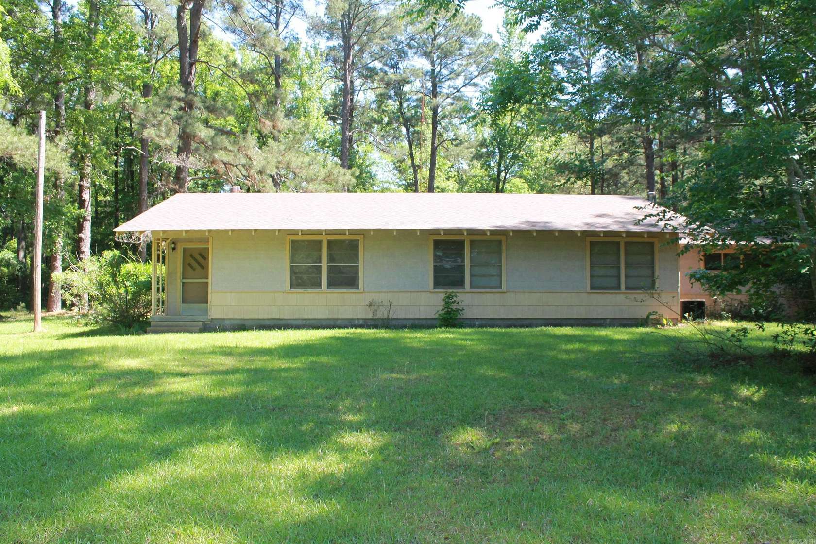 6.54 Acres of Land with Home for Sale in El Dorado, Arkansas