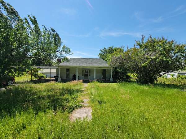 1.7 Acres of Land with Home for Sale in Waverly, Tennessee