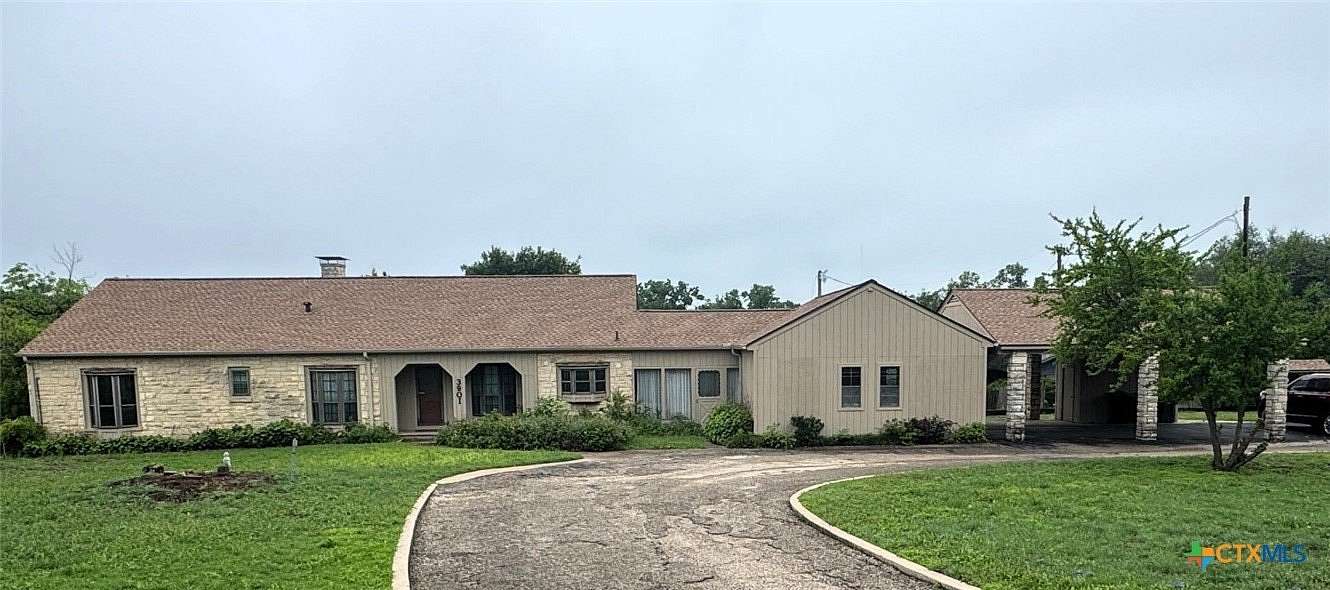 1.56 Acres of Land with Home for Sale in Temple, Texas