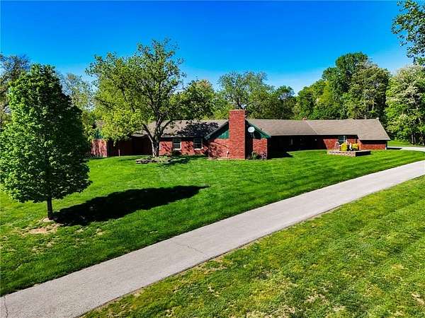 10.2 Acres of Land with Home for Sale in St. Joseph, Missouri