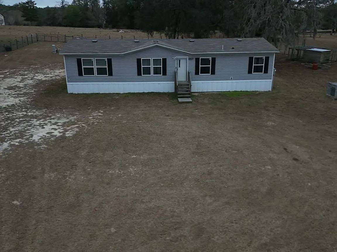 10 Acres of Land with Home for Sale in Ocklawaha, Florida