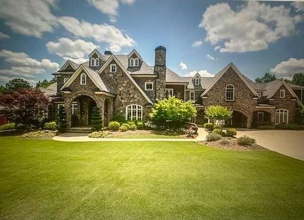 1.67 Acres of Land with Home for Sale in Braselton, Georgia