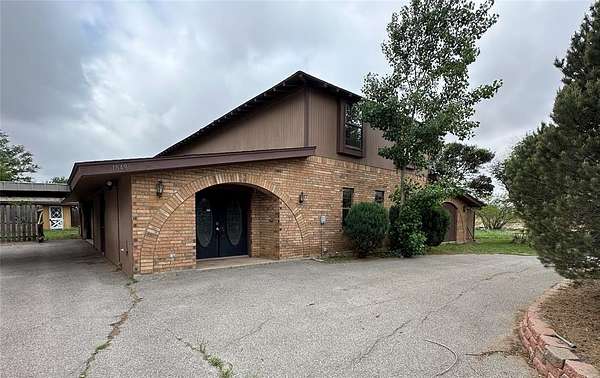 4.84 Acres of Land with Home for Sale in Sayre, Oklahoma