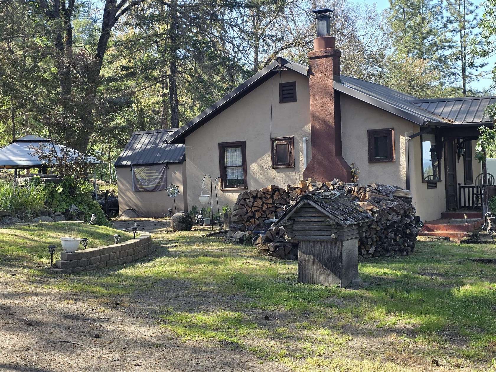 1 Acre of Land with Home for Sale in Medford, Oregon