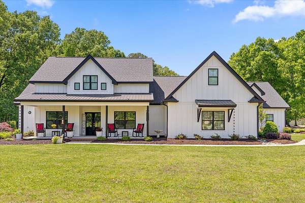 5.4 Acres of Land with Home for Sale in Ringgold, Georgia