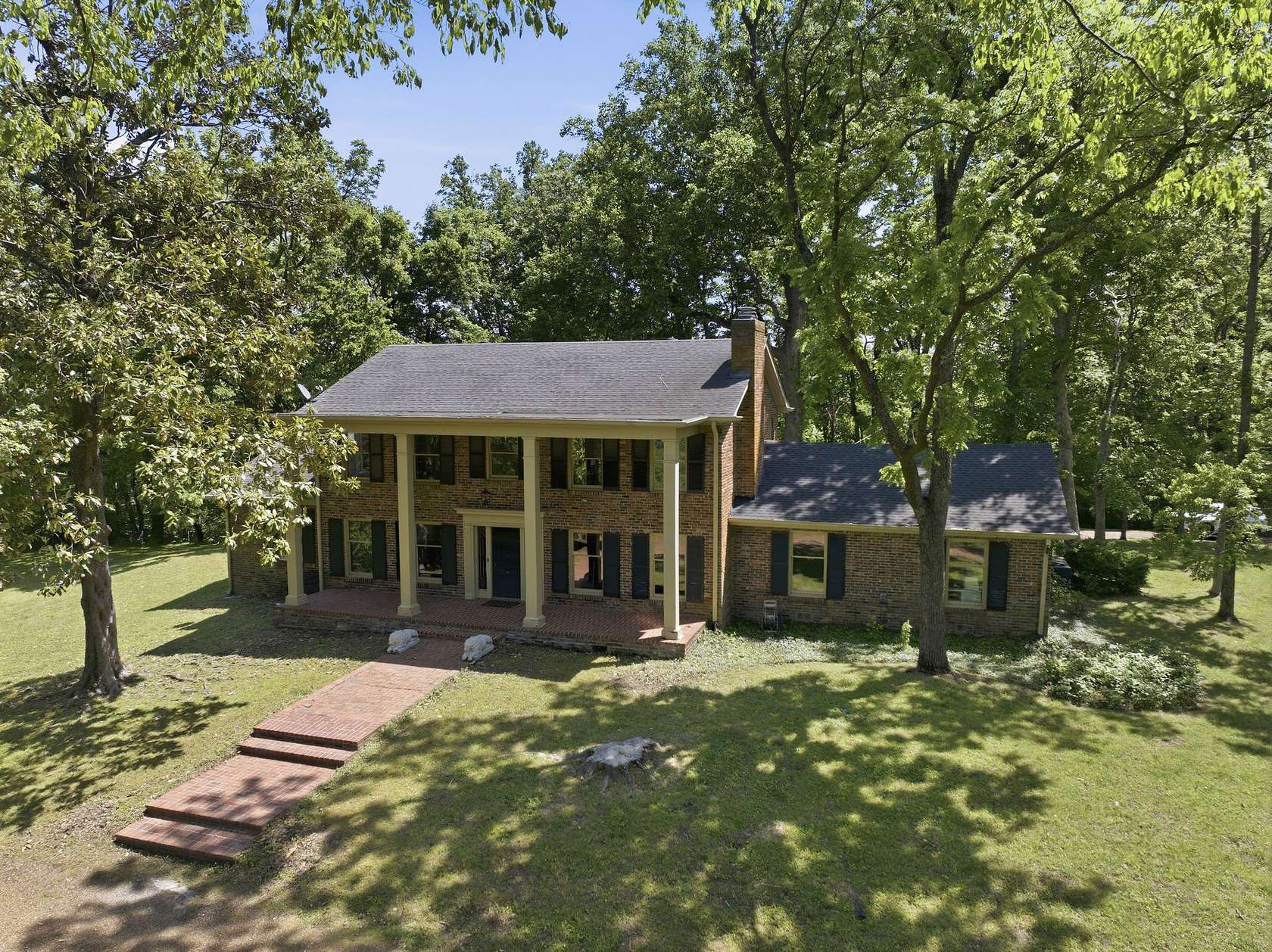 7.13 Acres of Land with Home for Sale in Franklin, Tennessee