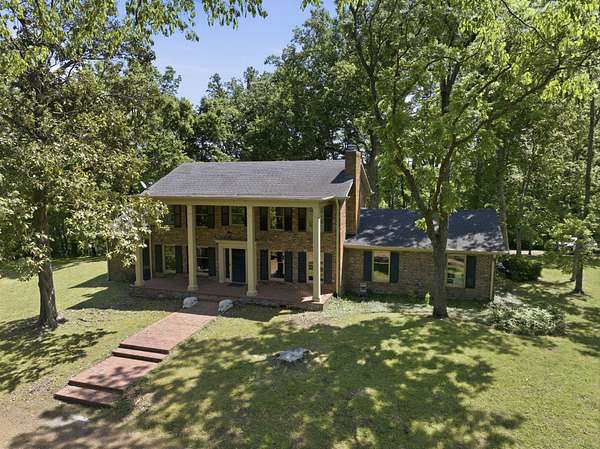 7.13 Acres of Land with Home for Sale in Franklin, Tennessee