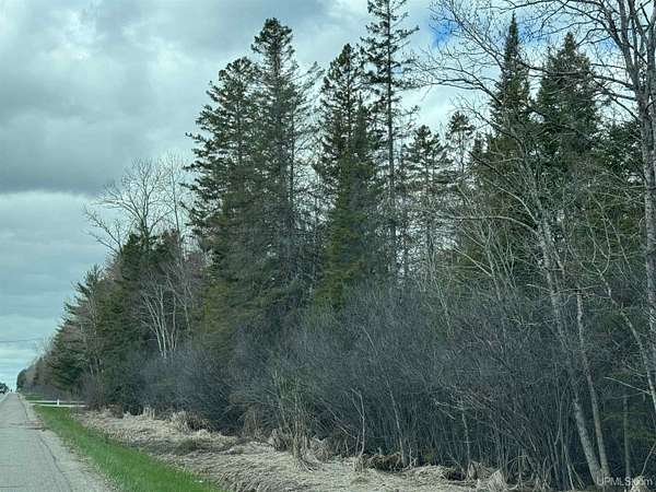 0.94 Acres of Residential Land for Sale in Escanaba, Michigan