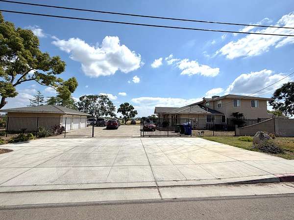6.6 Acres of Land with Home for Sale in Dinuba, California