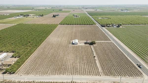 19 Acres of Land with Home for Sale in Fresno, California