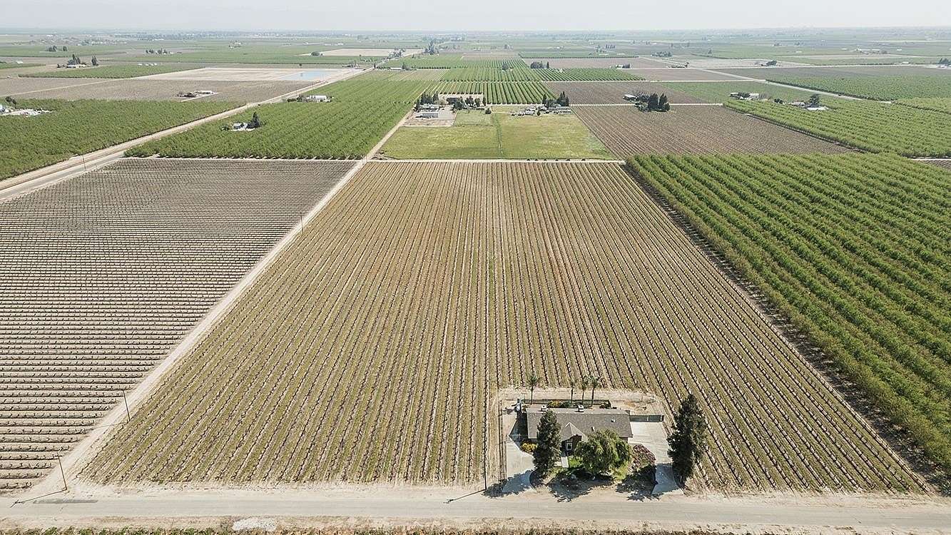 20 Acres of Land with Home for Sale in Fresno, California